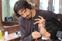 Thợ cắt tóc Afghanistan lao đao vì lệnh cấm của Taliban