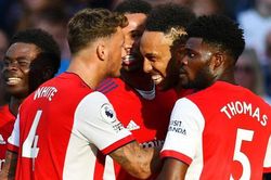 Arsenal thắng trận thứ 3 liên tiếp: 'HƯƠNG'