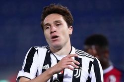 Chuyển nhượng cầu thủ: Hakimi bất ngờ Messi giản dị, ít nói; MU nhắm Kessie thay Pogba; Juventus không bán Federico Chiesa