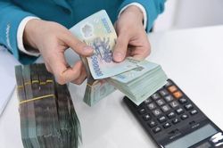 Ngân hàng gợi ý gửi tiết kiệm 'mua bia kèm lạc' với lời hứa hẹn lãi suất 'siêu khủng' 25%/năm
