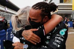 Đua xe F1, Grand Prix Russian: Lewis Hamilton lập kỷ lục 100 lần vô địch Grand Prix