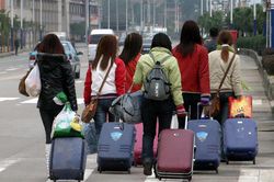 Cô gái trẻ nhận kết đắng sau buổi phỏng vấn xin việc trên ô tô