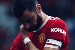 Bruno Fernandes xin lỗi và sự giả tạo của các ngôi sao bóng đá