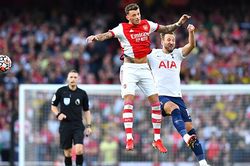 Dư âm derby Bắc London: Arsenal hy vọng, Tottenham khủng hoảng