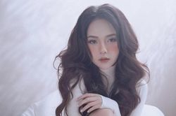 Mê mẩn nhan sắc trong veo như nàng thơ của 9X xứ Nghệ