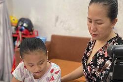 Phụ huynh đừng áp lực, đừng la mắng khi cùng con học online