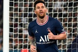 Messi san bằng kỷ lục của Benzema ở Champions League
