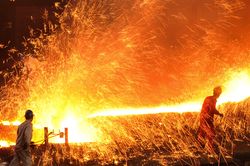 Các nhà máy Trung Quốc điêu đứng vì thiếu điện, giá hàng hóa tăng vọt