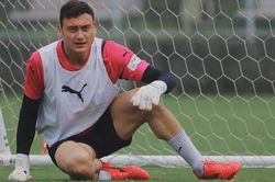 Cerezo Osaka mượn thủ môn trẻ thay Văn Lâm