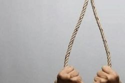 Phát hiện người đàn ông sống một mình treo cổ trên cây sao đen