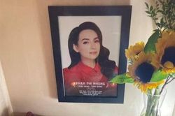Em trai ruột Phi Nhung: 'Cắt khăn tang cho chị như cắt từng đoạn gân của em vậy'