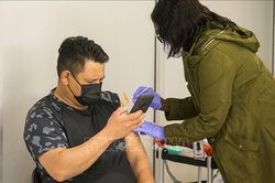 Canada thúc đẩy tiêm vaccine cho trẻ từ 5-11 tuổi