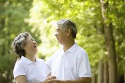 Càng già càng phải vui vẻ, hãy để hạnh phúc trở thành một thói quen của mình