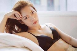 MC mới của Đường lên đỉnh Olympia từng cãi lời mẹ, đăng ảnh mặc nội y