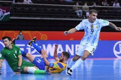 Ghi 2 bàn trong 1 phút, Argentina loại Brazil tại bán kết Futsal World Cup 2021