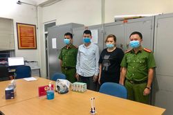 Công an Hà Nội giúp người phụ nữ tâm thần đi lạc về lại với gia đình