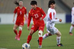 HLV Mai Đức Chung thừa nhận thua thiệt dù thắng Tajikistan 7-0
