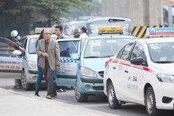 Sở GTVT Hà Nội đề xuất cho taxi được hoạt động trở lại