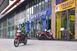 Giao hàng cận 'bình thường mới' ở TP.HCM: Shipper mừng lo lẫn lộn