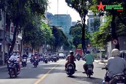 Nhịp sống ngày đầu 'bình thường mới' tại TP Hồ Chí Minh