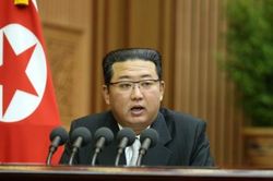 Triều Tiên cảnh báo Mỹ, 'chìa cành ô liu' với Hàn Quốc
