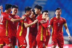 Triệu tập 34 cầu thủ để bảo vệ chức vô địch AFF Cup; Ronaldo đấu Salah ở Cầu thủ xuất sắc nhất