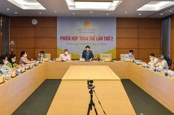 Kiểm soát chặt chi phí khám chữa bệnh bảo hiểm y tế khiến bác sĩ phải 'cân não trong kê đơn thuốc'