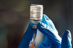 Nhận thưởng nếu thuyết phục được người khác tiêm vaccine Covid-19