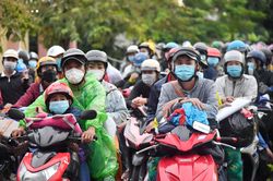 Thêm hàng chục nghìn người về miền Tây, các tỉnh đổi kế hoạch cách ly