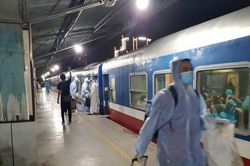 Tàu SE12 đưa 500 công dân Ninh Bình sinh sống tại các tỉnh thành phía Nam về quê