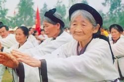 Người già cần nhiều hơn những ân tình