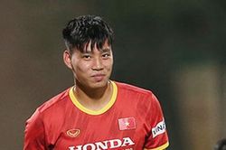 Văn Thanh trở lại tập luyện, HLV Park Hang Seo mừng như 'bắt được vàng'