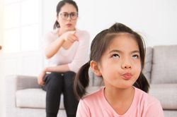 7 câu nói của cha mẹ khiến trẻ tổn thương