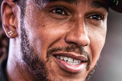 Lewis Hamilton: Kiếm tiền và tiêu tiền giỏi số 1 của F1