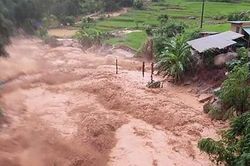 Cảnh báo lũ quét, sạt lở đất, ngập úng cục bộ tại một số tỉnh trong tối 4/10