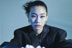 Nữ chính 'Trò chơi con mực' vượt mặt đàn chị Song Hye Kyo
