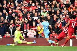 Dư âm Liverpool vs Man City: Ngày các nhà vô địch phô diễn