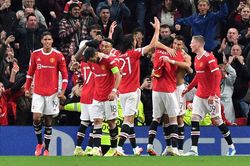 Top 10 CLB sở hữu đội hình đắt giá nhất thế giới: Man Utd thứ 2, PSG thứ 8