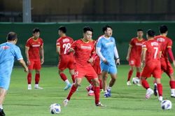 ĐT Việt Nam vs ĐT Trung Quốc: Sẵn sàng các phương án 'đóng thế'