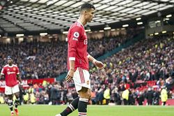 Vấn đề của MU: Ronaldo, báu vật hay quả bom ở Old Trafford?