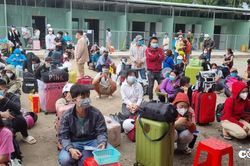 Kiên Giang đưa 20 xe lên TP. HCM đón gần 400 người về quê