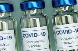 Thế giới có thể cần các loại vắc xin mới chống Covid-19