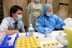 Canada công bố chính sách nghiêm ngặt về bắt buộc tiêm ngừa Covid-19