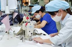 Dệt may chìm trong khó khăn, mục tiêu xuất khẩu khó khả thi