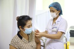 Bộ Y tế phân bổ thêm 160.000 liều vắc xin Vero Cell cho Lào Cai