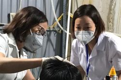 Sơ cứu kịp thời bệnh nhân tại Trạm y tế lưu động khu cách ly y tế liên quan chùm ca bệnh BV Việt Đức