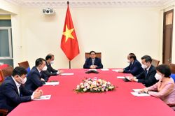 Thủ tướng điện đàm với Đặc phái viên của Tổng thống Hoa Kỳ về biến đổi khí hậu