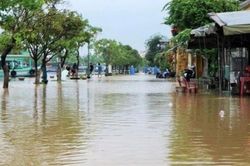 Dự báo thời tiết đêm nay và ngày mai (8-9/10): Đông Bắc Bộ mưa to đến rất to; Trung Bộ, Tây Nguyên, Nam Bộ cục bộ mưa vừa mưa to; Tây Bắc ngày nắng