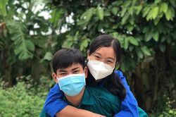 Nữ tình nguyện viên nhận lời tỏ tình khi đang là F0