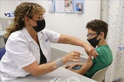 COVID-19 tới 6h sáng 8/10: Mỹ đứng đầu về ca mắc mới; Hai nước dừng tiêm vaccine Moderna cho thanh niên